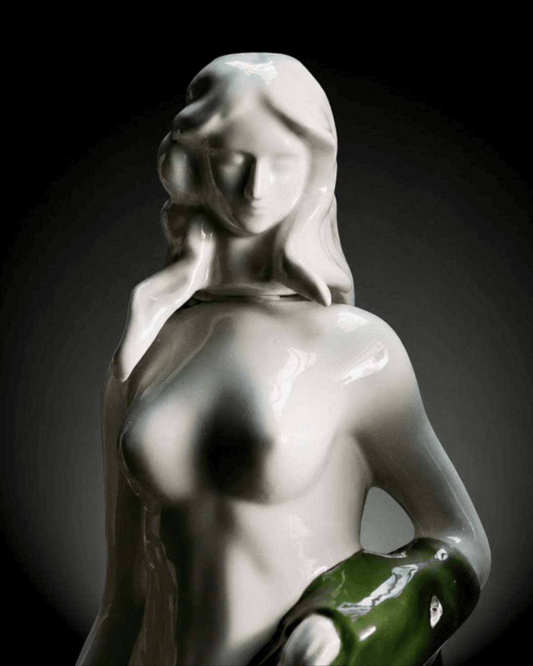 Dyane No.2, flacon sculptural en porcelaine pour cocktail Moscow Mule