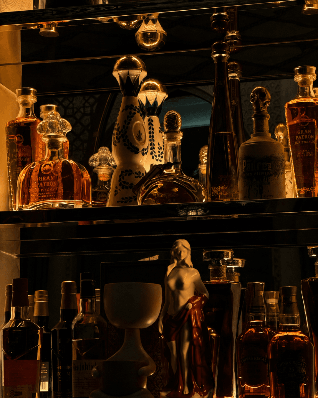 Œuvre Dyane installée dans un bar de collection