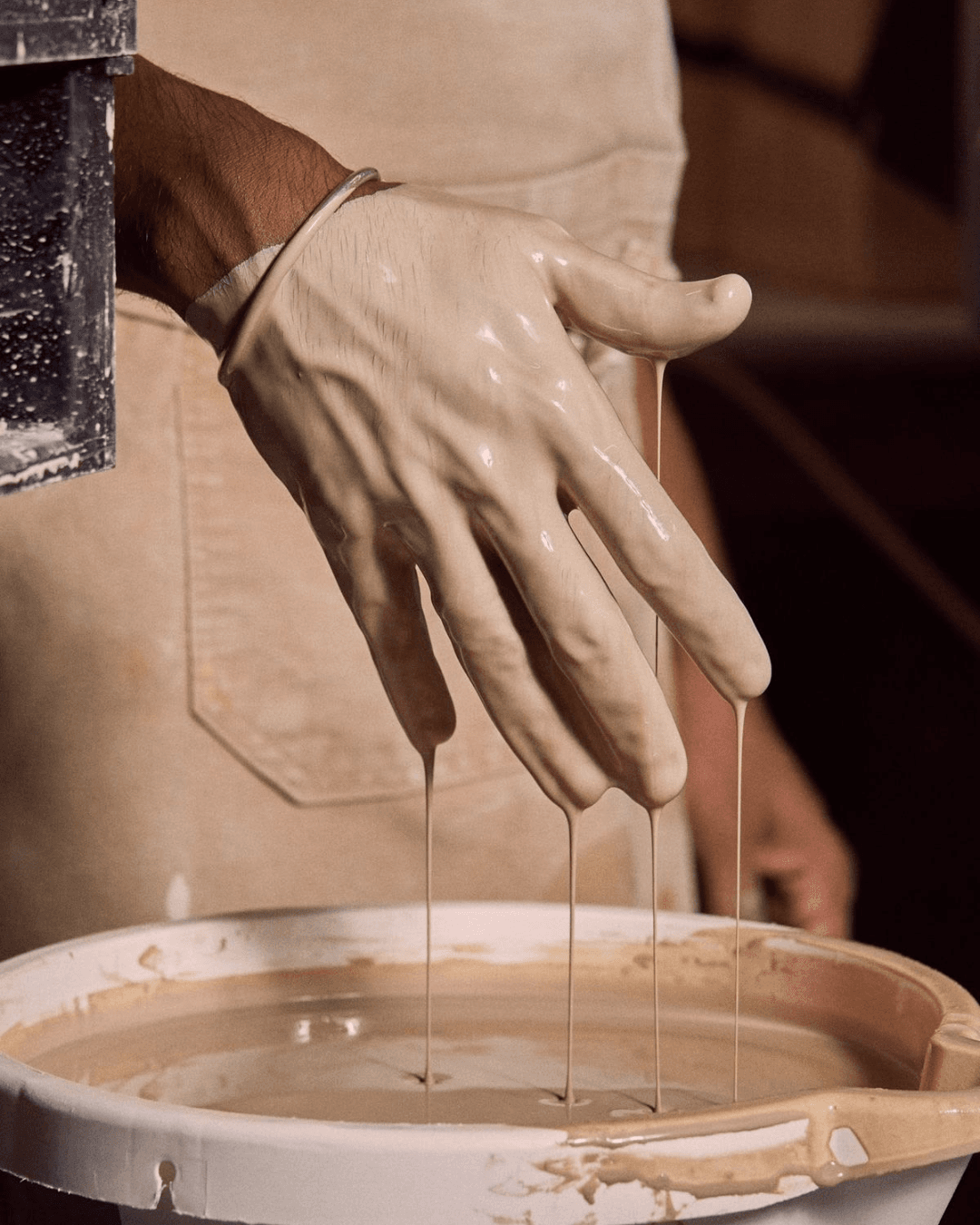 Travail manuel de la porcelaine Dyane