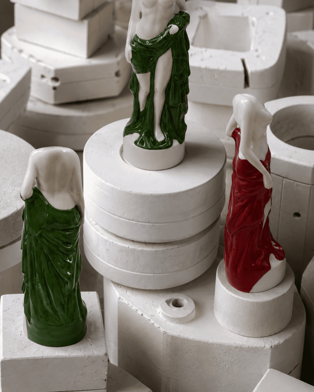 L'Art de la Porcelaine : Quand le Contenant devient Œuvre