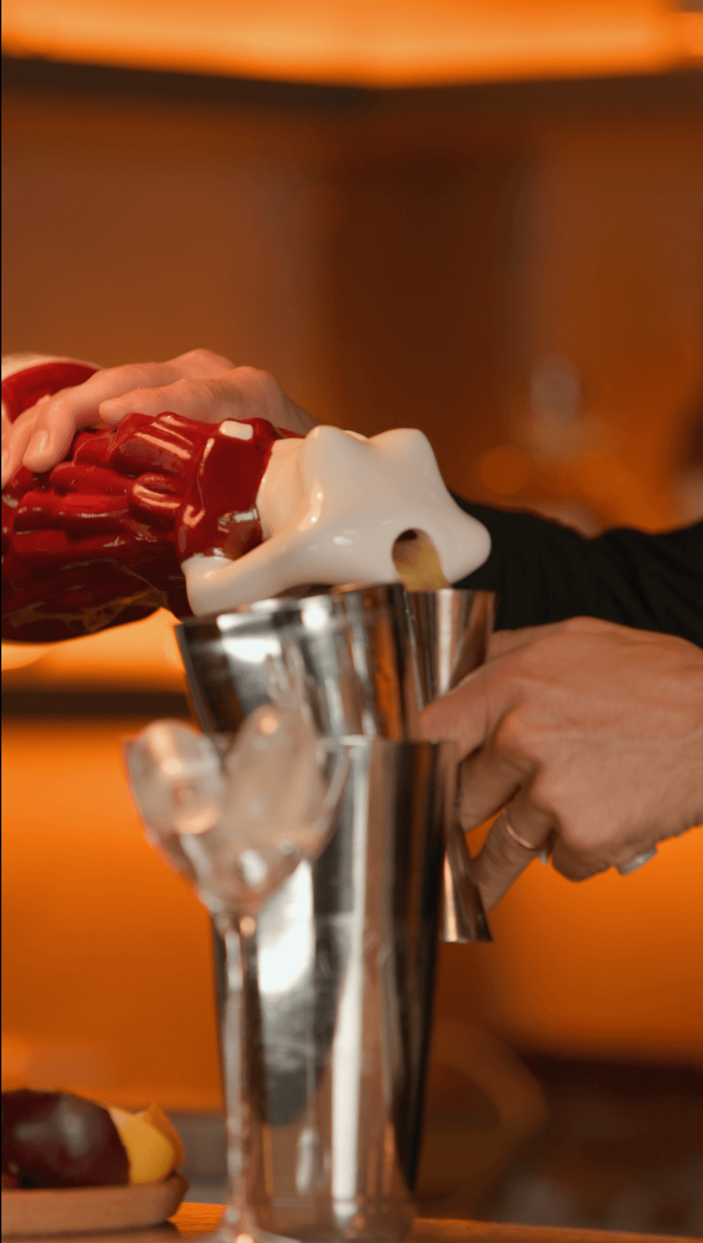 Service gesture during a reception